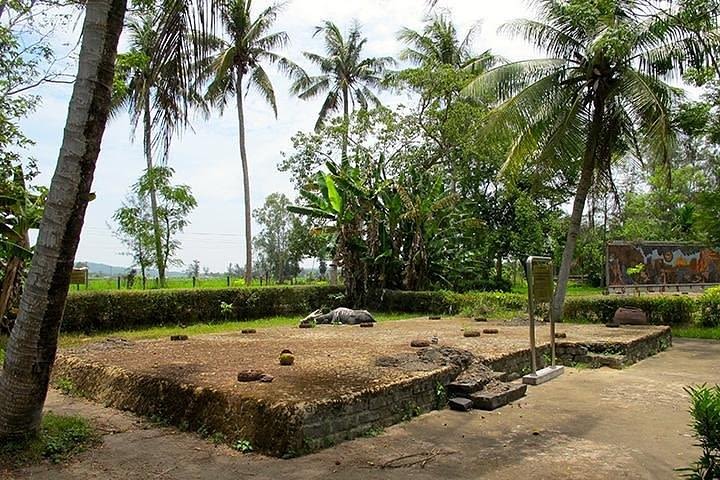 Full-day MY LAI MASSACRE MEMORY TOUR from DA NANG image