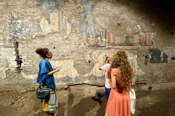 Small-Group Tour of Trastevere's Hidden Gems and Undergrounds  image