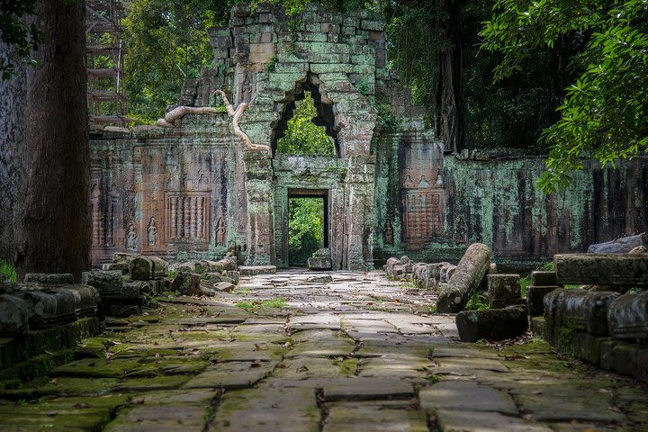 Explore Angkor Wat Temple , Bayon Temple and Jungle Temple Ta-Prohm image