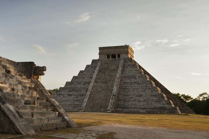 Discover the incredible archaeological zone of Chichen Itza image