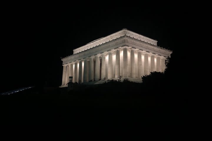 Private Tour of Washington DC at Night with a Chauffeur.  image