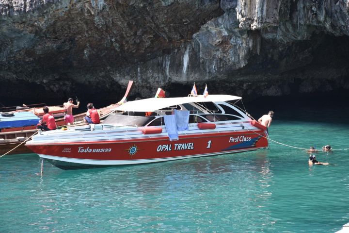 4-Island Snorkel Tour to Emerald Cave image