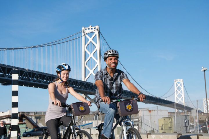 サンフランシスコの通りを電動自転車でツアー image