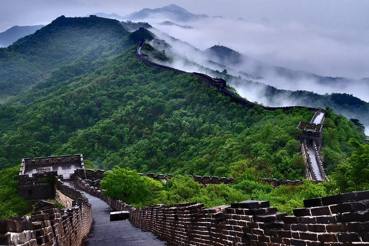 Mutianyu Great Wall coach Service with English guide image