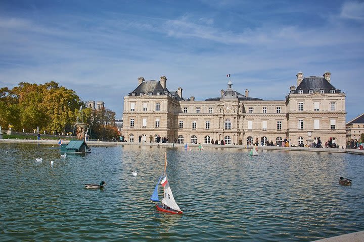 Best districts of Paris in 1 Day - Private Tour image