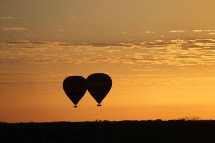 Early Morning Ballooning in Alice Springs image