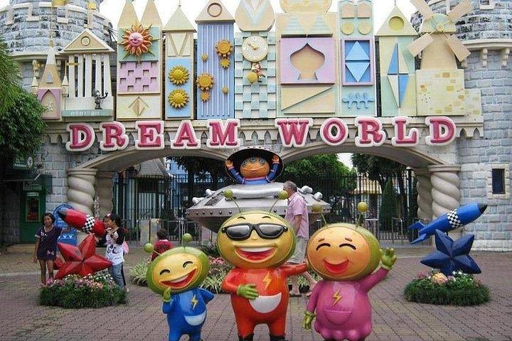 Experiences with Dream World (buffet lunch+snow town) Thailand image