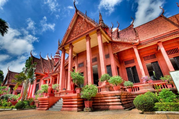 Private Phnom Penh Museum & Royal Palace Tour image