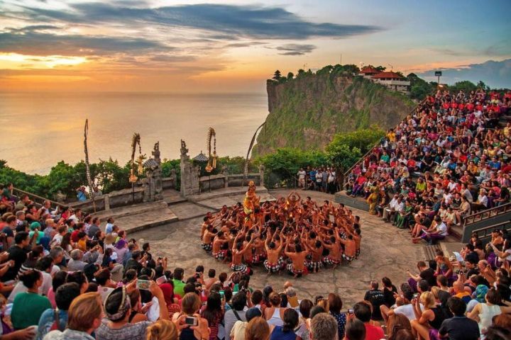 Uluwatu Temple & Kecak Dance Tour image