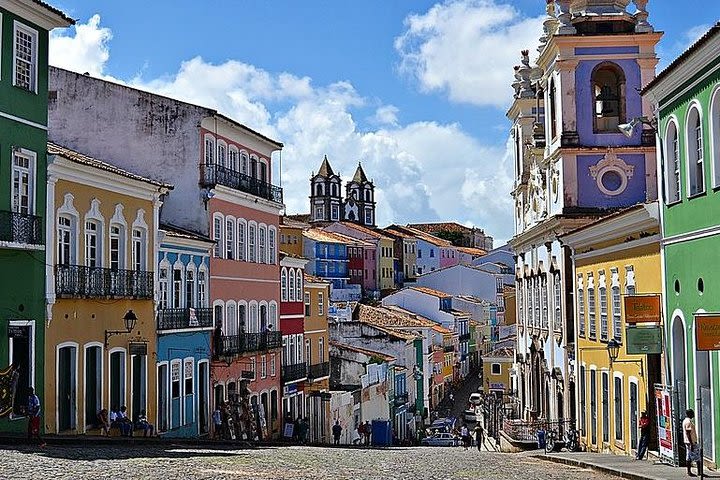 Salvador's 500 years - A cultural and historical walking tour image