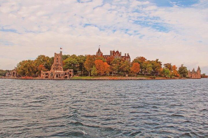 Fall Foliage on the St. Lawrence River - Islands, Lighthouses and Castle Tour image