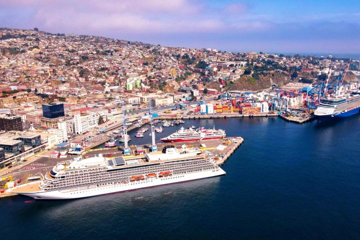 Valparaiso & Casablanca Valley Tour image