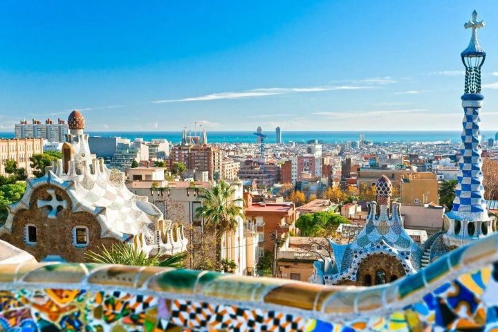 E-Bike Barcelona Highlights & Park Guell Tour image