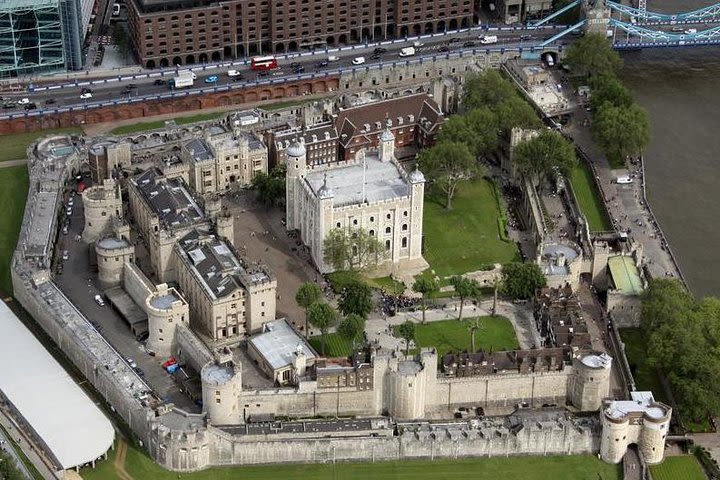 4 Hour Tour Tower Of London and London Eye (With Private Guide) image