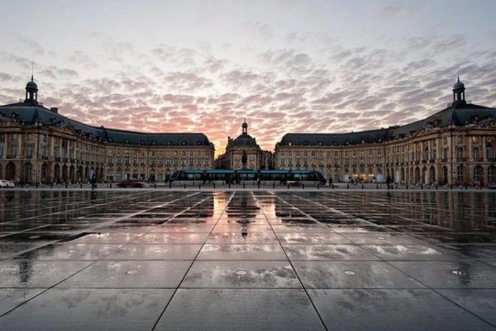 Bordeaux UNESCO Guided Walking Tour (private) image