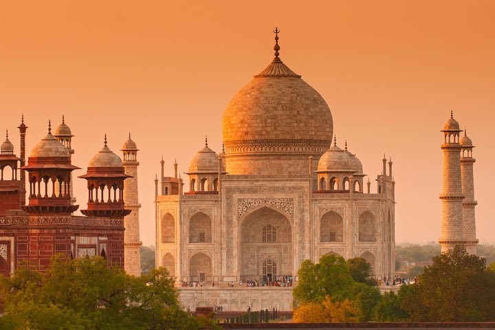 Private Sunrise Taj Mahal Tour from Delhi by Car image