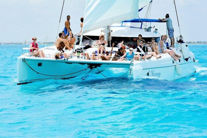 Isla Mujeres Sailing with Snorkeling, Lunch and Open Bar image