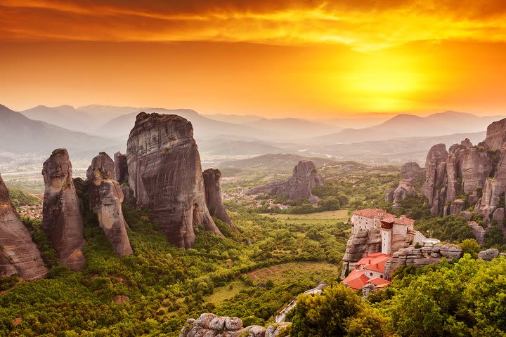 Private Luxury Day Trip Thermopylae and Meteora  image