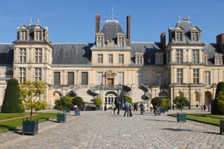 Palace of Fontainebleau - Private Trip image