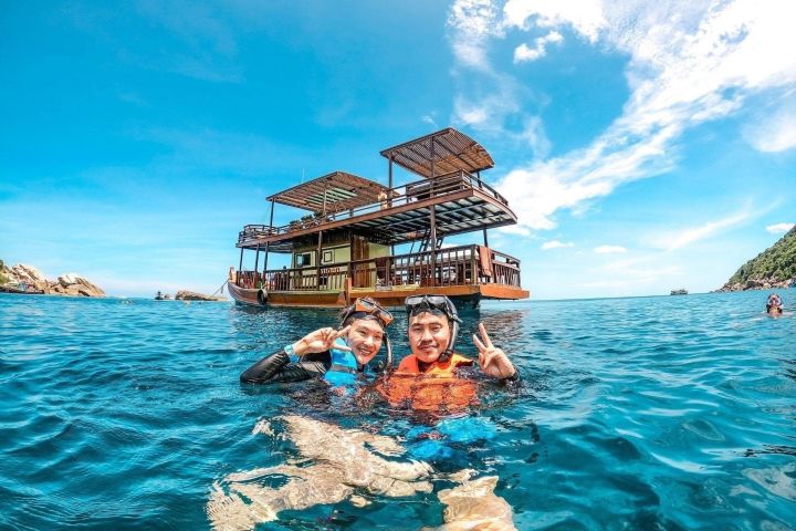 Koh Tao & Koh Nang Yuan Snorkeling Trip image