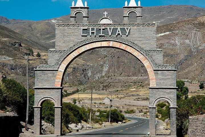 Bus from Puno to Chivay with stops image