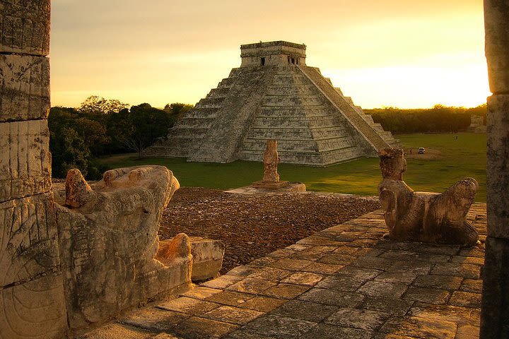Chichen Itzá and Mayan Traditions Private Tour with Certified Guide  image
