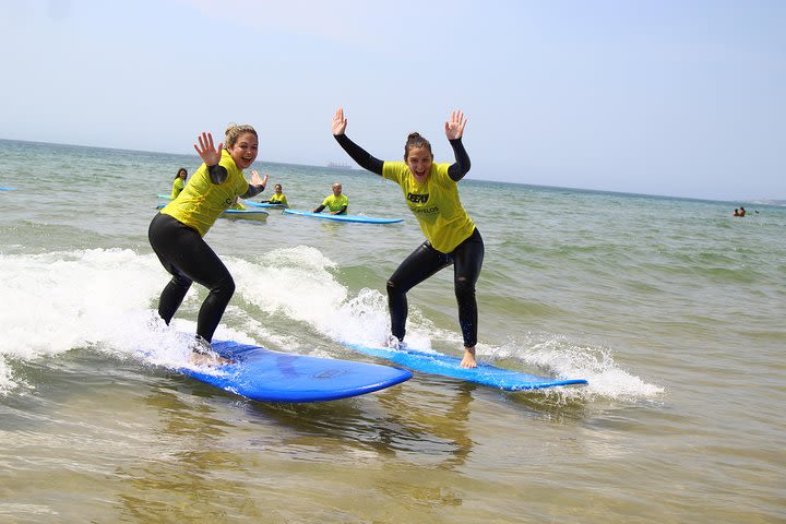 Surf Lesson on Praia de Carcavelos image