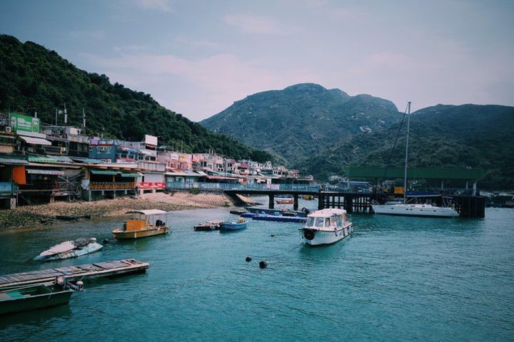 Hong Kong Rainbow Seafood+Symphony of Lights Cruise on Lamma Island [E-Voucher] image