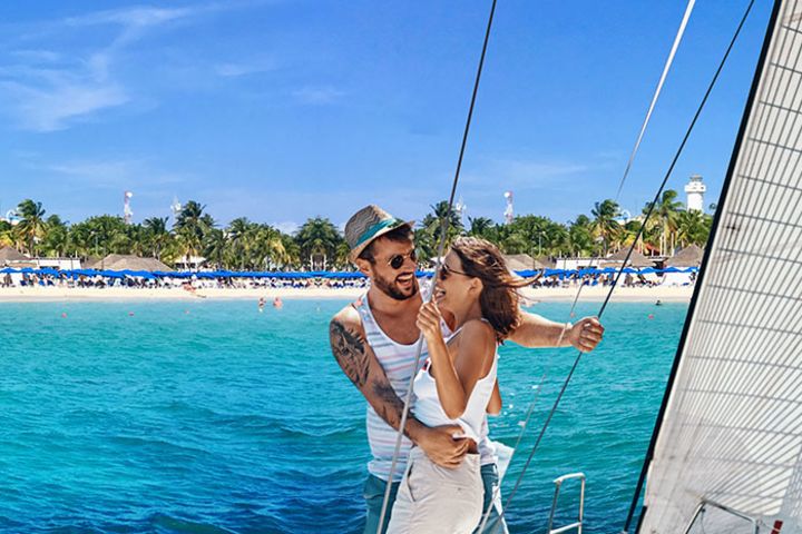 Isla Mujeres: Catamaran with Open Bar, Snorkeling and Lunch image