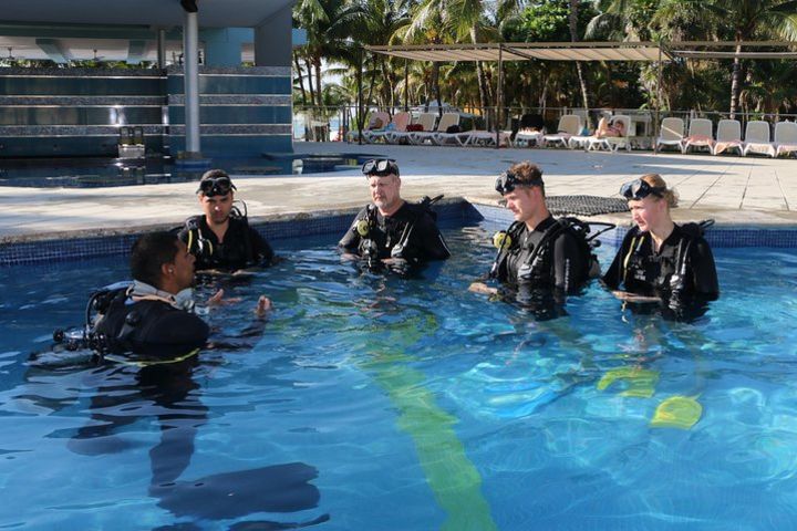 PADI Discover Scuba Diving in Playa del Carmen image