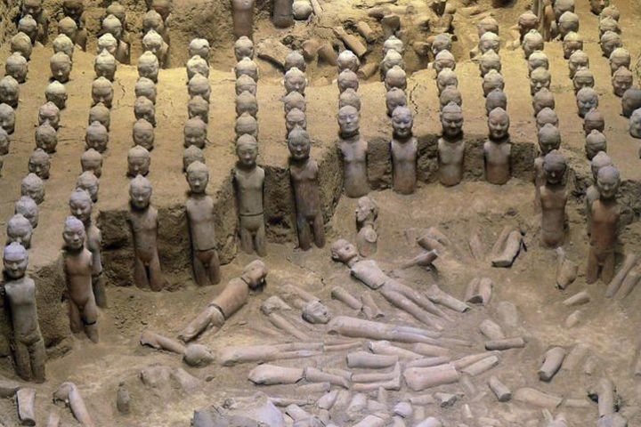 2 Days Xian Small Group Tour: Terracotta Army, Hanyangling Museum, and Xian City image