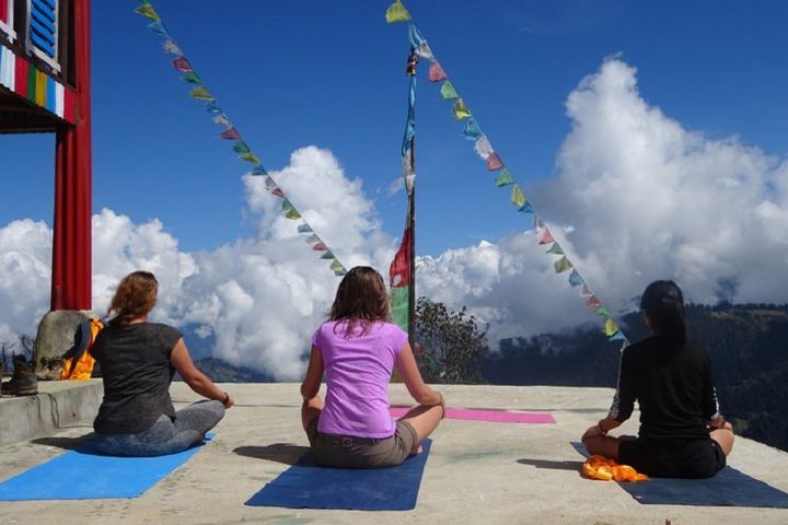 Gosaikunda Yoga Trek 10 Days 9 Night image