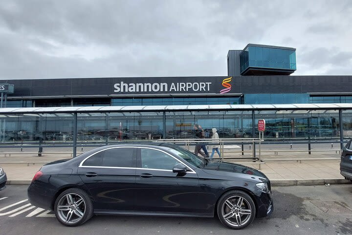 Ballygary Estate Tralee to Shannon Airport Premium Car Service image