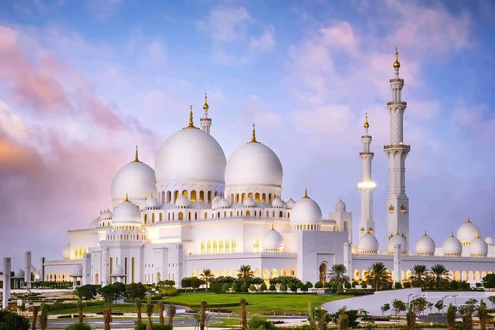 Private Abu Dhabi Sheikh zayed mosque with Louver Museum & Emirates Place Tea image