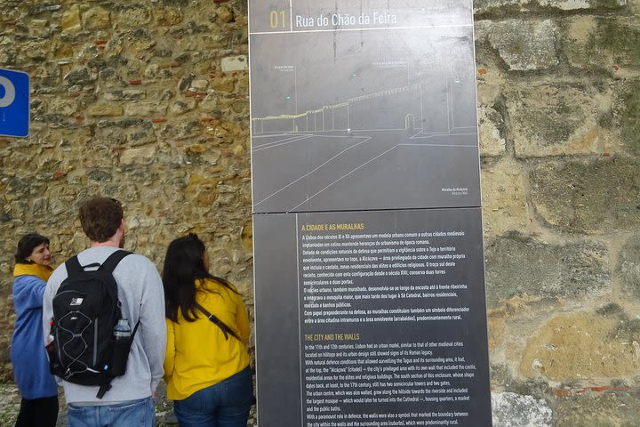 Route Lisbon Walls, Old or Moura Fence and Casa dos Bicos image