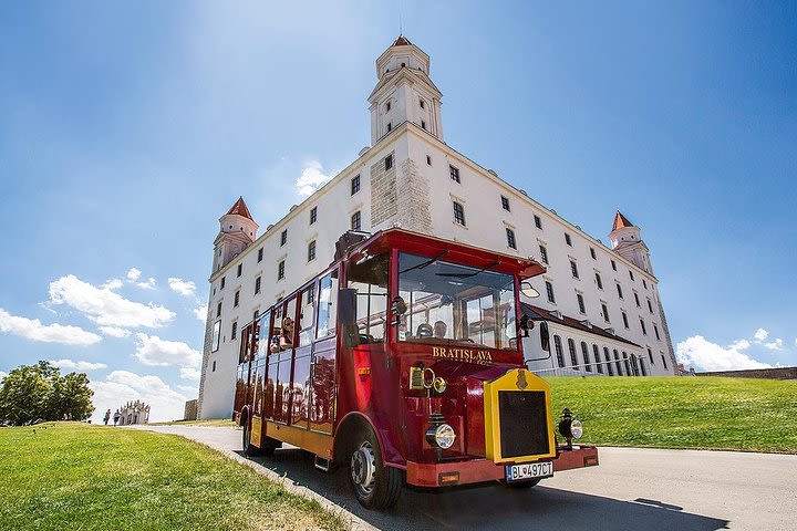 Bratislava Castle Tour by Presporacik image