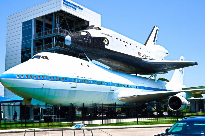 Houston and Space Center 7-Hour Combination Tour image