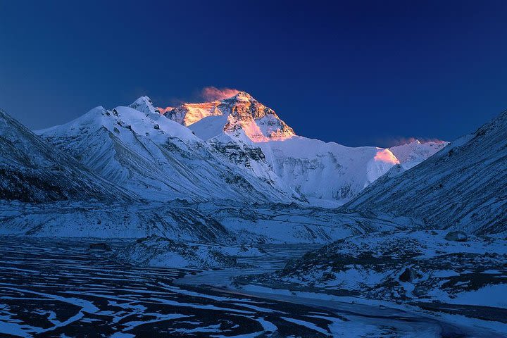 8 Days Lhasa Gyantse Shigatse Mt Everest Group Tour image