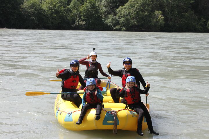 Family Friendly Cheakamus Splash Rafting- Squamish image