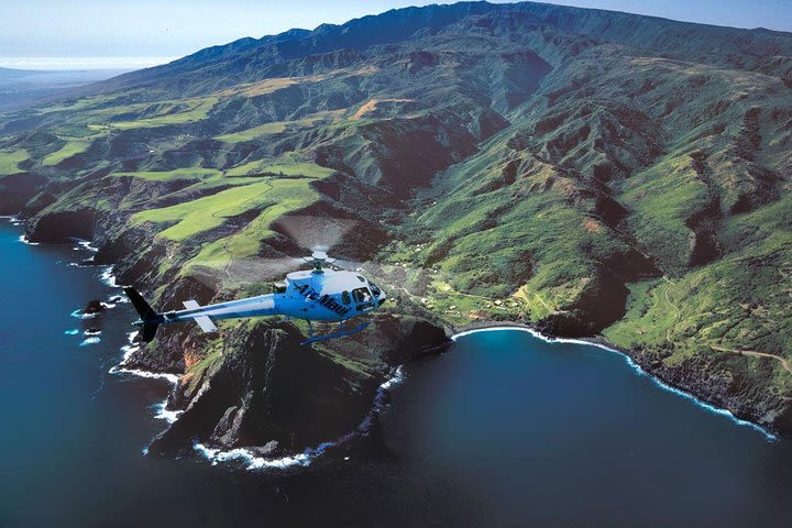 West Maui and Molokai Exclusive 45-Minute Helicopter Tour image