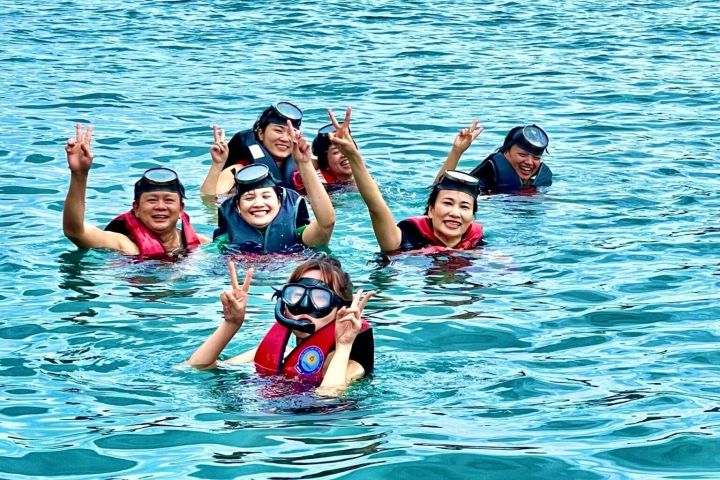 Cham Island Snorkeling Adventure image
