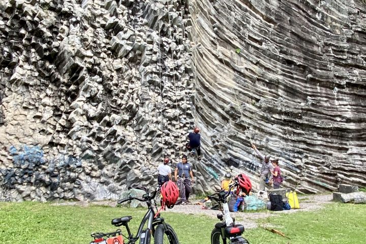 E-bike Tour - 2-hour Adventure Tour image