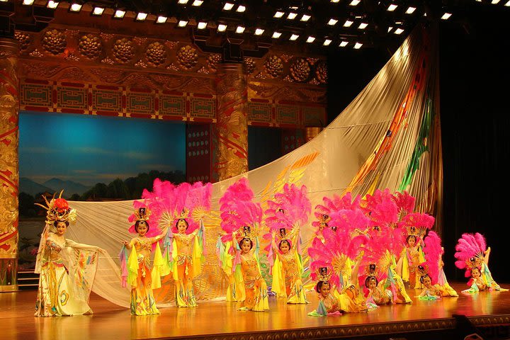 Evening Tour: Xi'an Tang Dynasty Music and Dance Show and Dumpling Banquet image