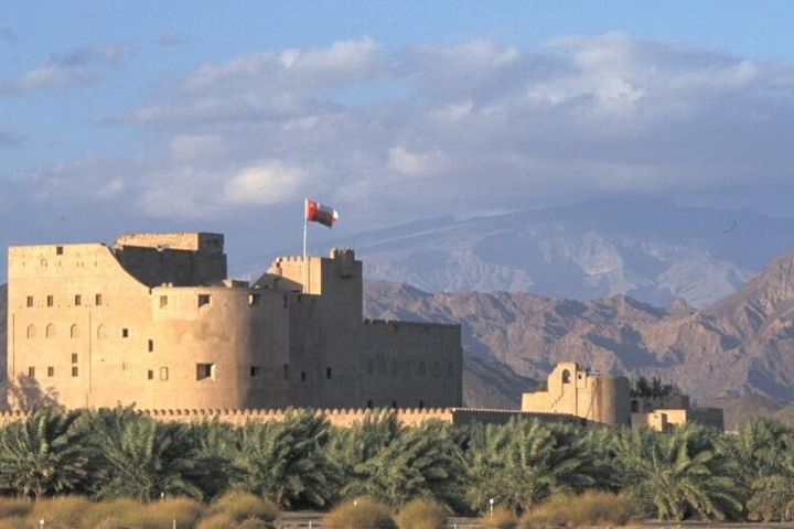 Private Inspiring Interior Tour of Nizwa Souq and Fort, Bahla Fort and Jabrin Fort image