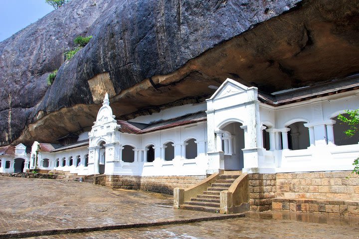 Kandy to Dambulla Cave Temple and Sigiriya - Day Tour image