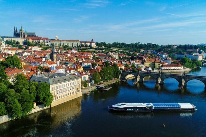 Prague Old Town Walking Tour with Buffet Lunch On a Boat image