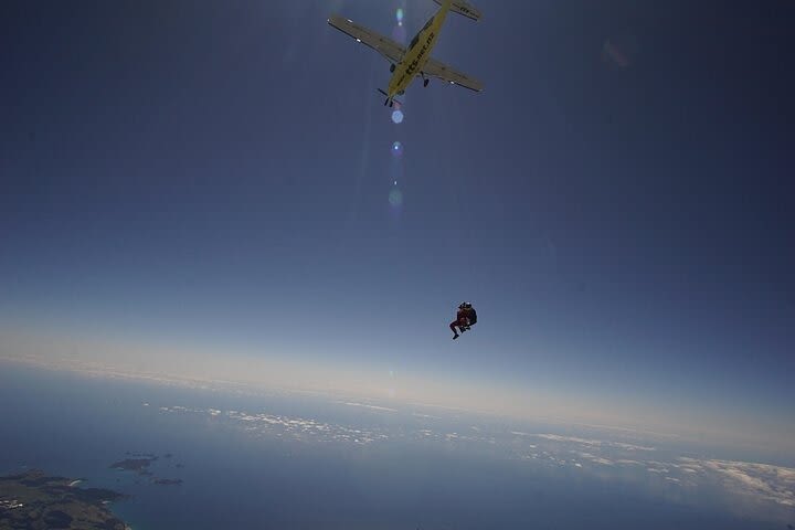 16500ft Skydive - 70 Seconds of free fall image