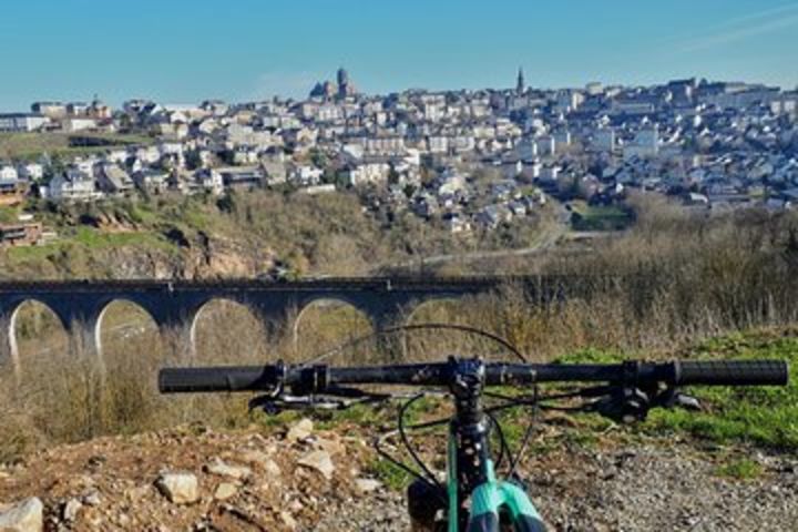 Rodez otherwise - supervised outing by electric mountain bike from Rodez image