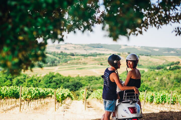 Multi-Day Vespa Trip in Tuscany image