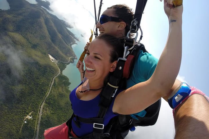 Airlie Beach Tandem Skydive image